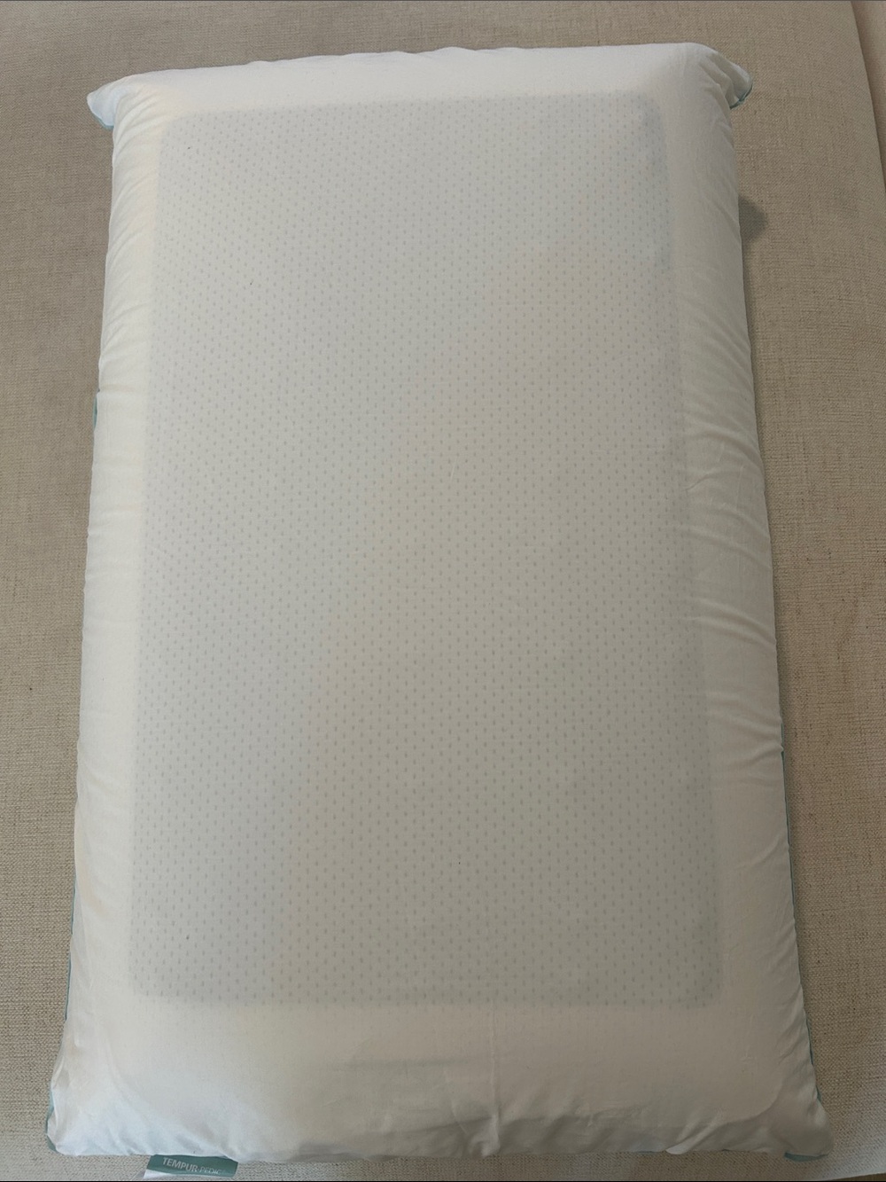 TEMPUR-Pedic Cloud Dual Cooling Pillow, Queen, NWOT box